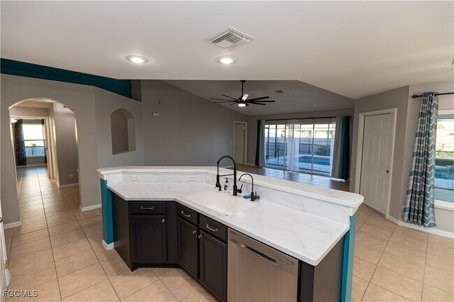 Building Photo - 3073 NW 4th Ave