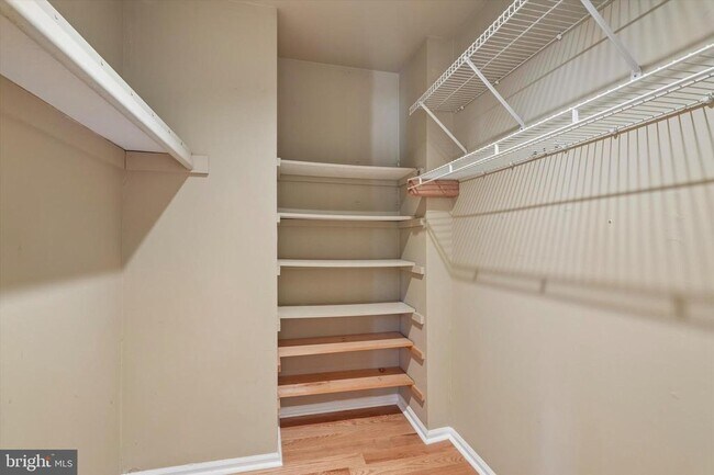 Building Photo - 156 Eaton Dr