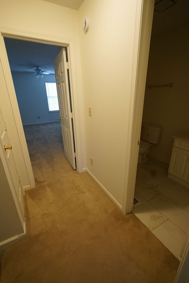 Building Photo - 2501 Crestline Ct