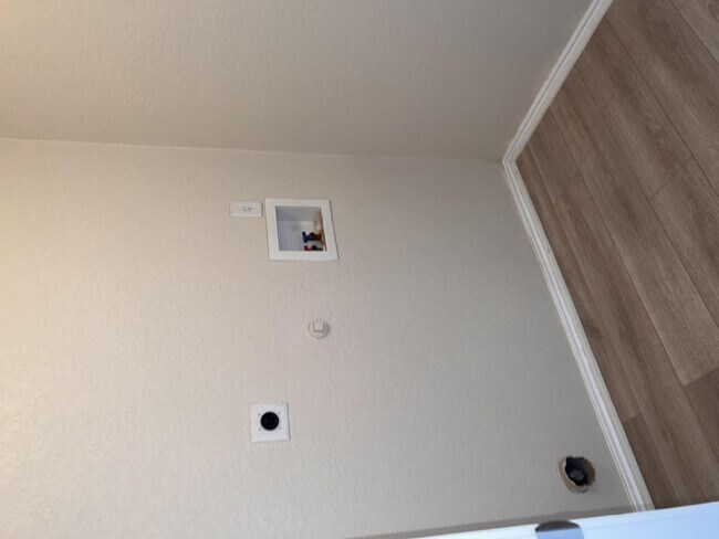 Building Photo - 7410 Upland Bend Dr