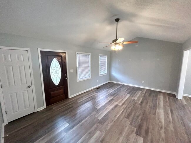 Building Photo - 13 Chaney Way