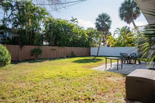 Building Photo - 211 77th St