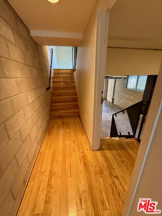 Building Photo - 530 N Larchmont Blvd