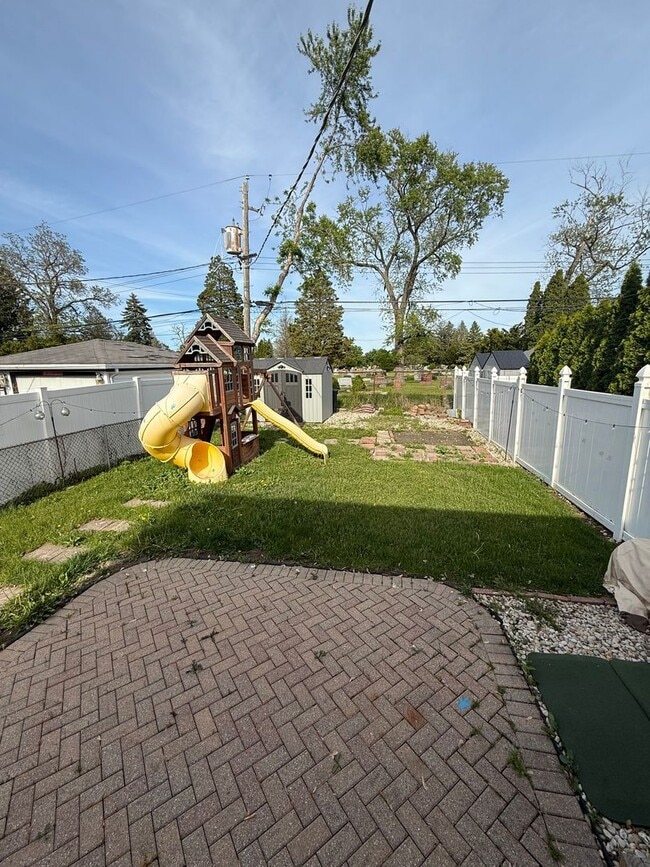 Building Photo - Charming Renovated Home for Rent