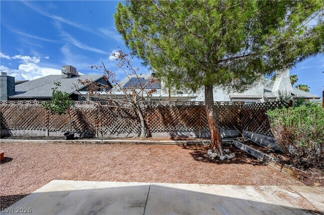 Building Photo - 6632 Wheelbarrow Peak Dr