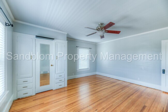 Building Photo - For Lease | TU | 5 Bed + 3 Bath | $2500 Rent