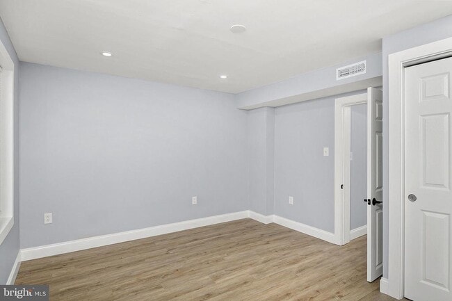 Building Photo - 2112 Eastern Ave