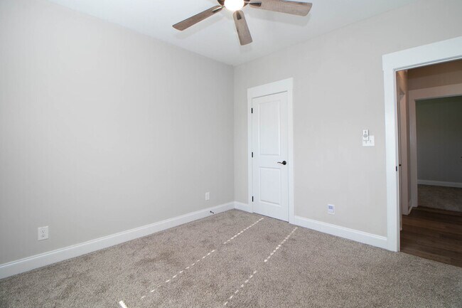 Building Photo - 1441 Hereford Blvd