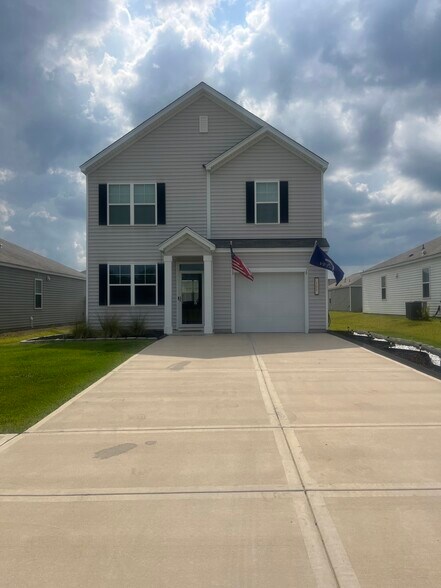 Primary Photo - 121 Carolina Grove Blvd