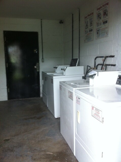 On-Site Laundry - 11411 Wyoming St