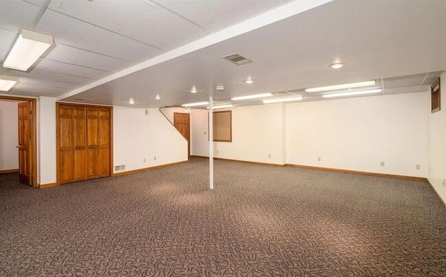 Building Photo - 1851 Foxhollow Dr