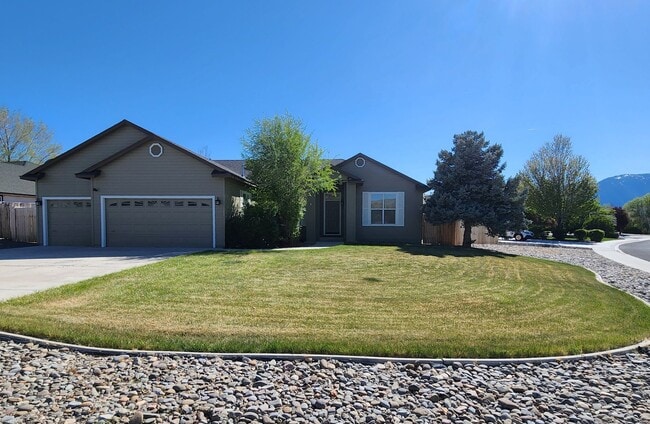 Primary Photo - Home For Rent in Wildhorse Area of Minden