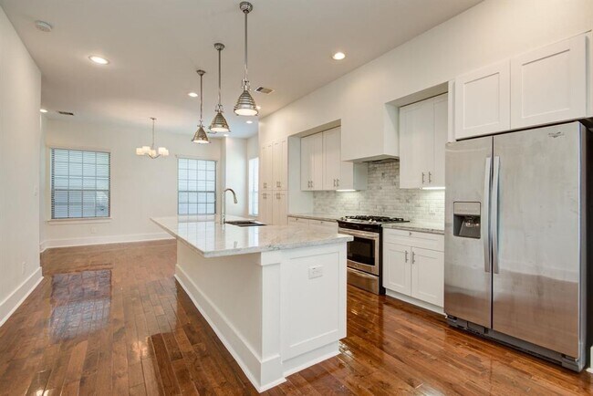 Building Photo - 1721 Thompson St