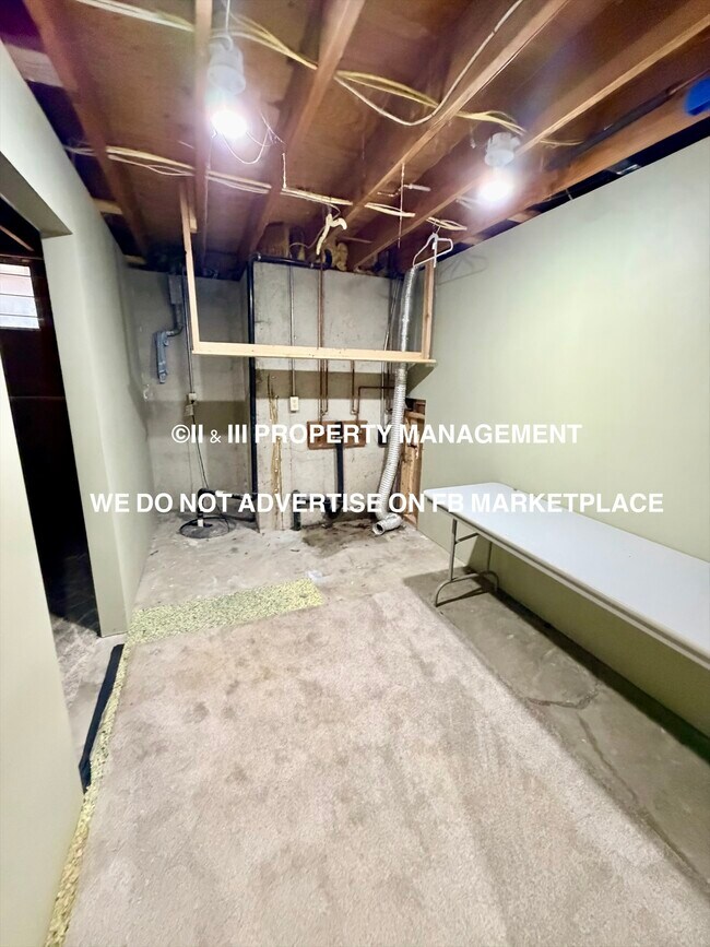 Building Photo - 1213 NE Ball Dr