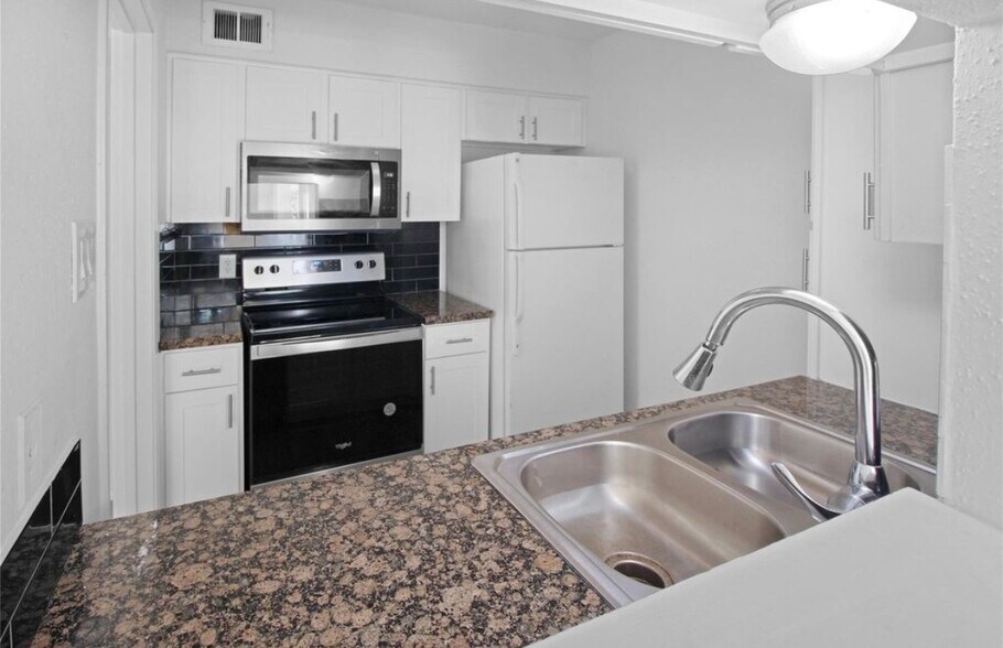 Building Photo - 4631 Wild Indigo St