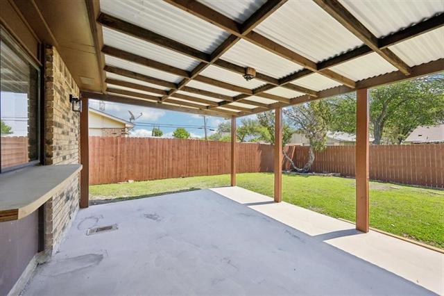 Building Photo - 904 Middle Cove Dr