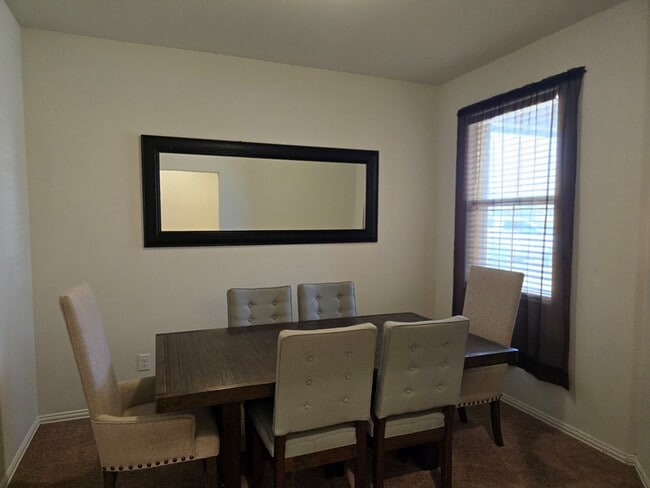 Building Photo - 6911 Longfellow Ranch Rd