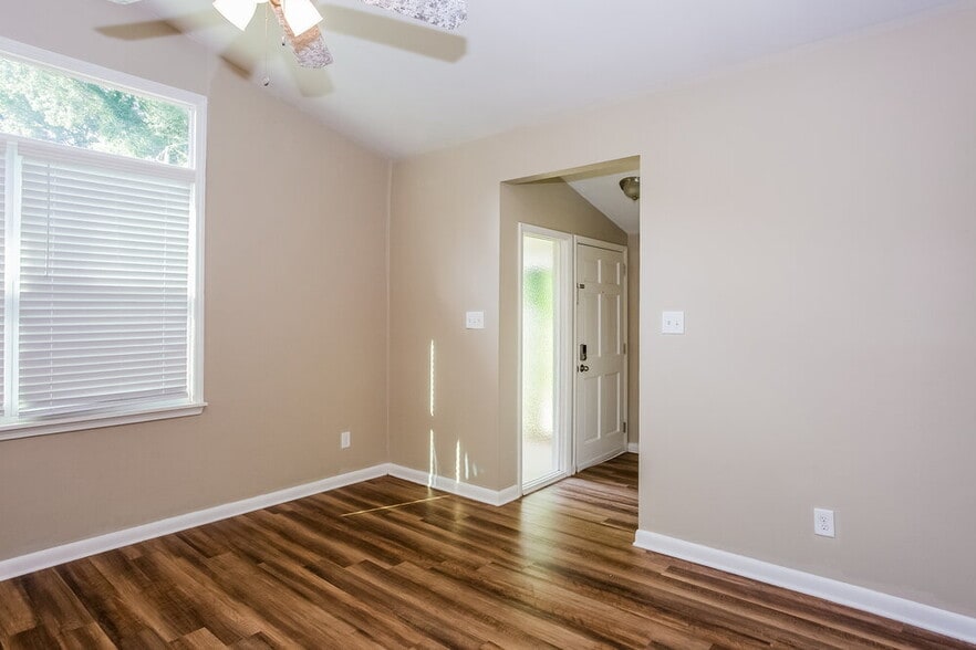 Building Photo - 5401 Venado St