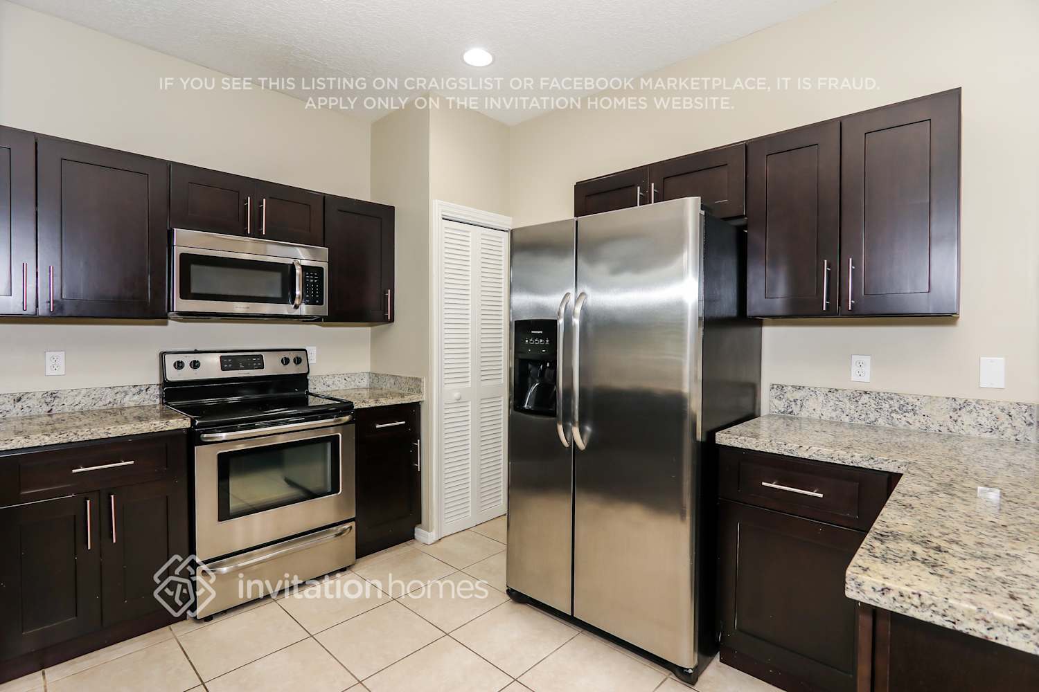 Building Photo - 10873 La Salinas Cir