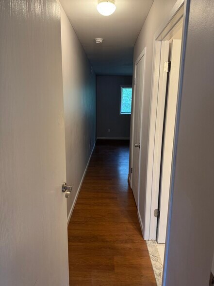 Building Photo - 2916 Davison Ave