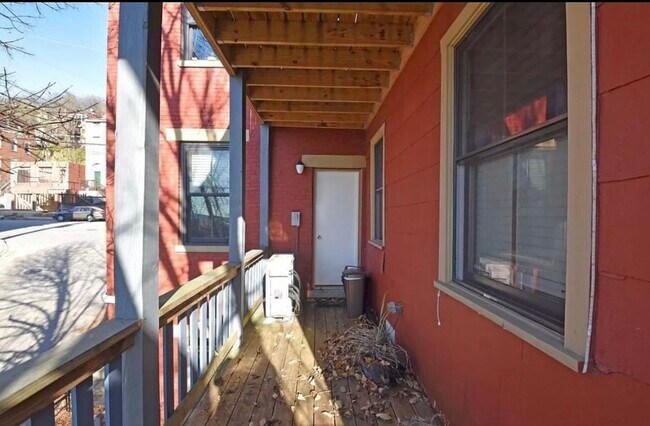 Building Photo - 201 Mulberry St