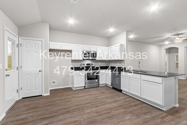 Building Photo - Gorgeous home ready for you!