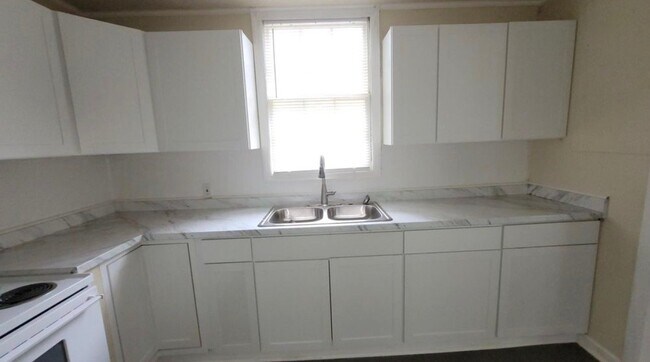Building Photo - 308 Forrestal Ln