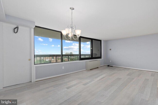Building Photo - 3705 S George Mason Dr
