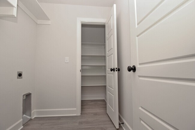 Building Photo - 1210 Monarch Rd