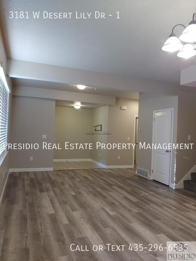 Building Photo - 3181 W Desert Lily Dr