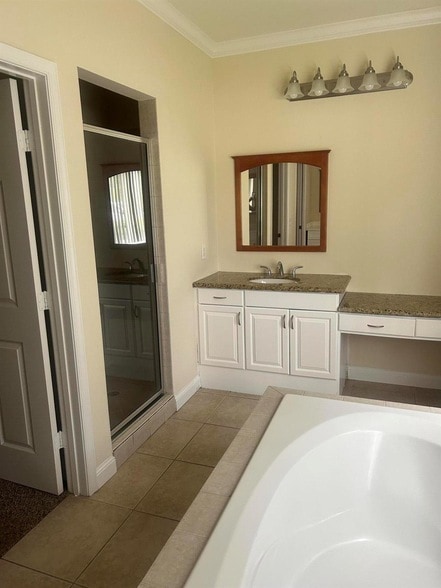 Building Photo - 1821 SW California Blvd