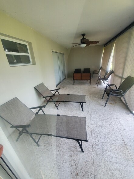 Building Photo - 3568 Boca Ciega Dr