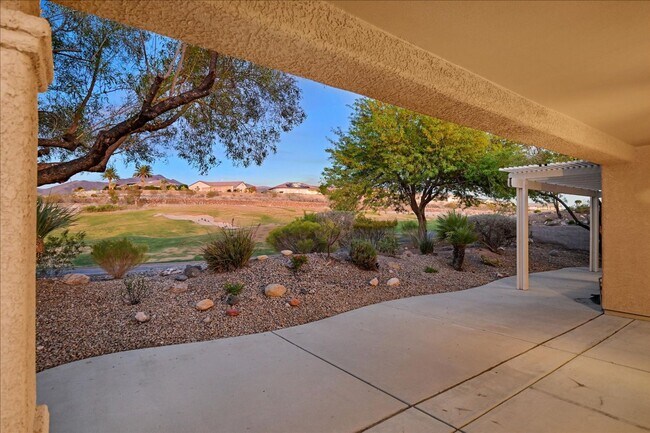 Building Photo - Golf Course Views in Sun City Anthem!  Age...