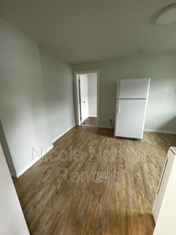 Building Photo - 455 Wildwood Ave