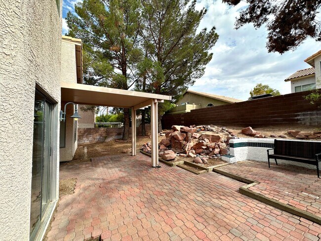 Building Photo - REMODELED 3 BEDROOM HOME IN SOUTH SHORES