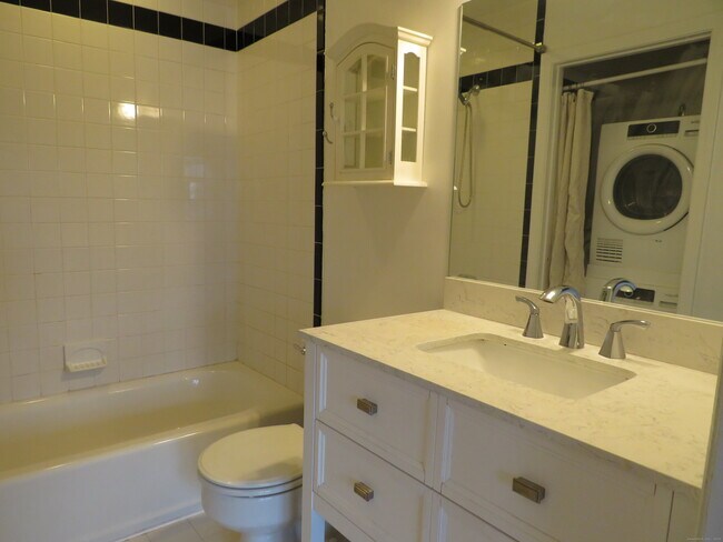 Building Photo - 7 Dean St