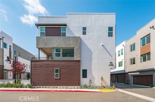 Building Photo - 609 S Lyon St