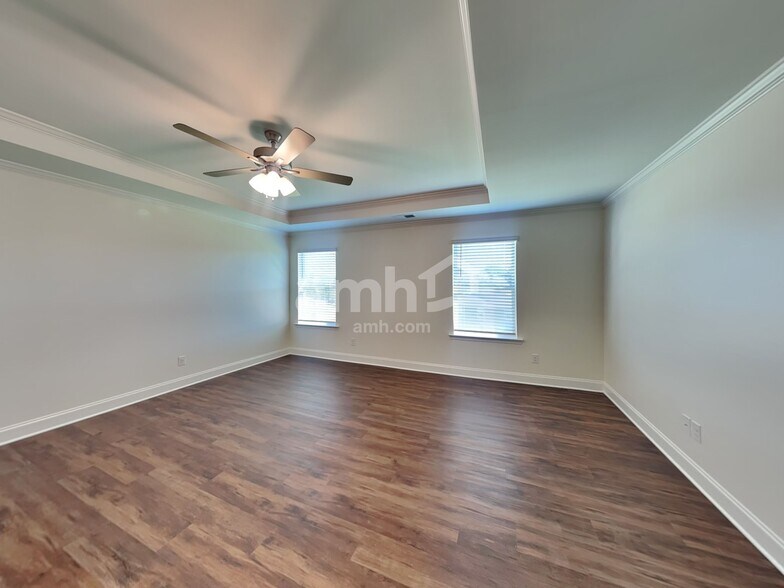 Building Photo - 136 Hazel Pk Dr