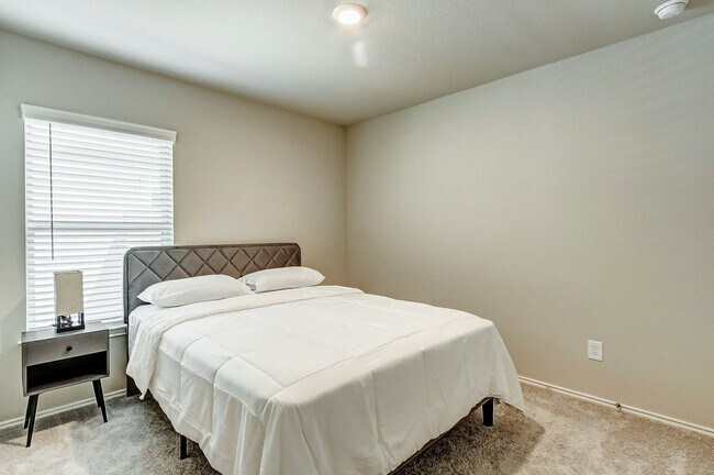 Building Photo - 10658 Red Orchid Dr