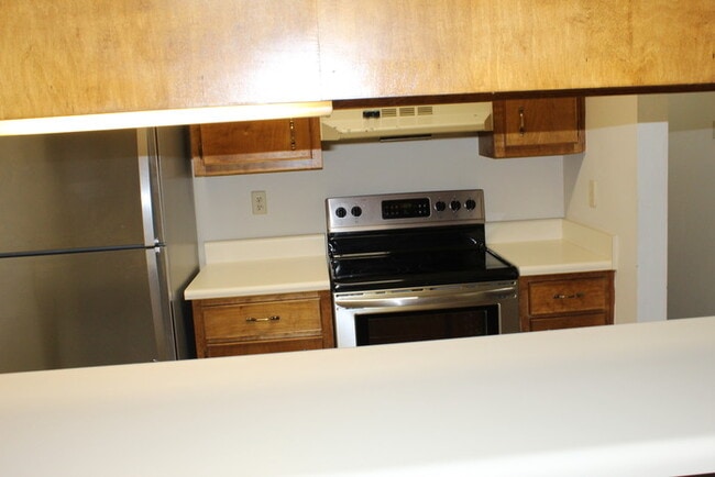 Building Photo - Remoldel Town Home