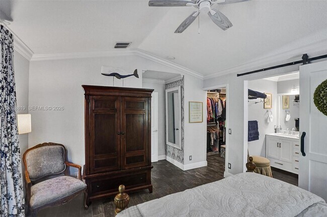Building Photo - 1479 Sunset Way