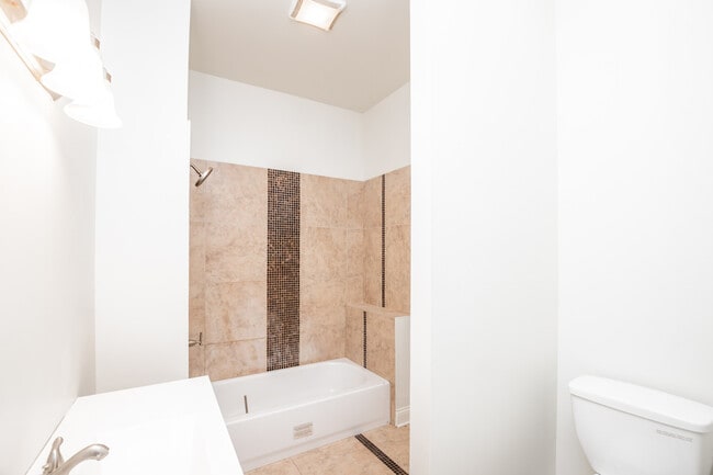 Building Photo - 4837 S St Lawrence Ave