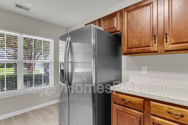 Building Photo - 7359 Suncatcher Dr