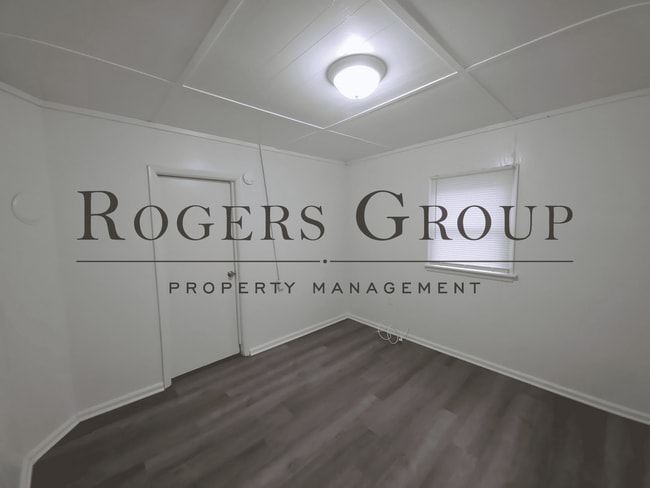 Building Photo - 912 Water St