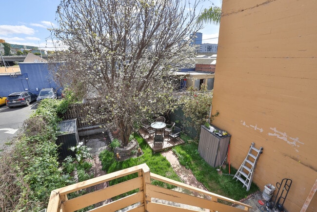 Building Photo - 2290 San Pablo Ave