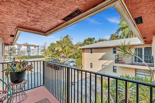 Building Photo - 1826 N Dixie Hwy