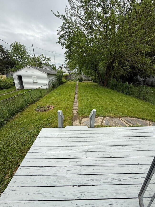 Building Photo - 3 Bed 1 Bath