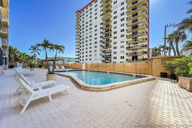 Building Photo - 1401 S Ocean Dr