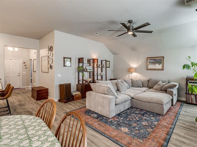 Building Photo - 9209 Anaum Ln