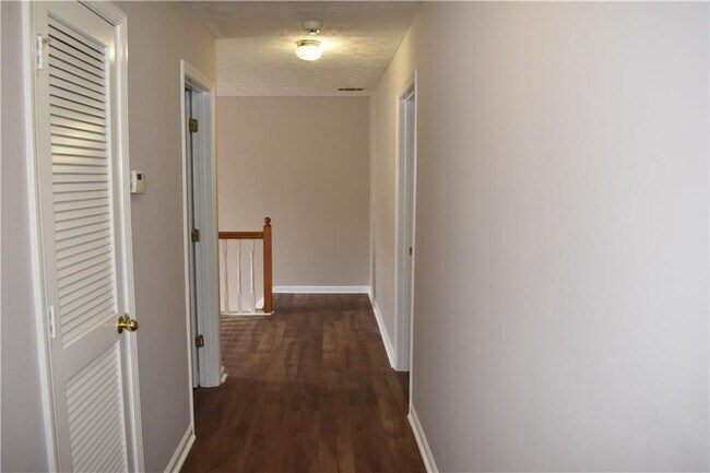 Building Photo - 610 Durham Ridge Dr NW